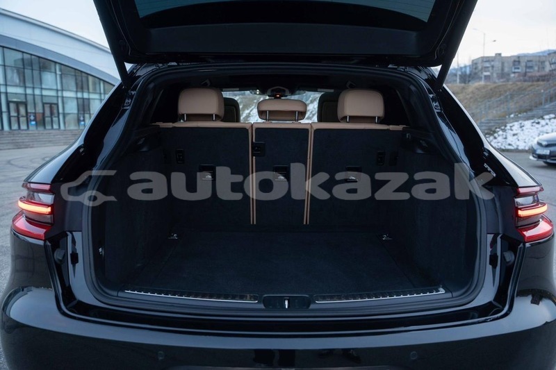 Big with watermark porsche macan taraz georgiyev 5793