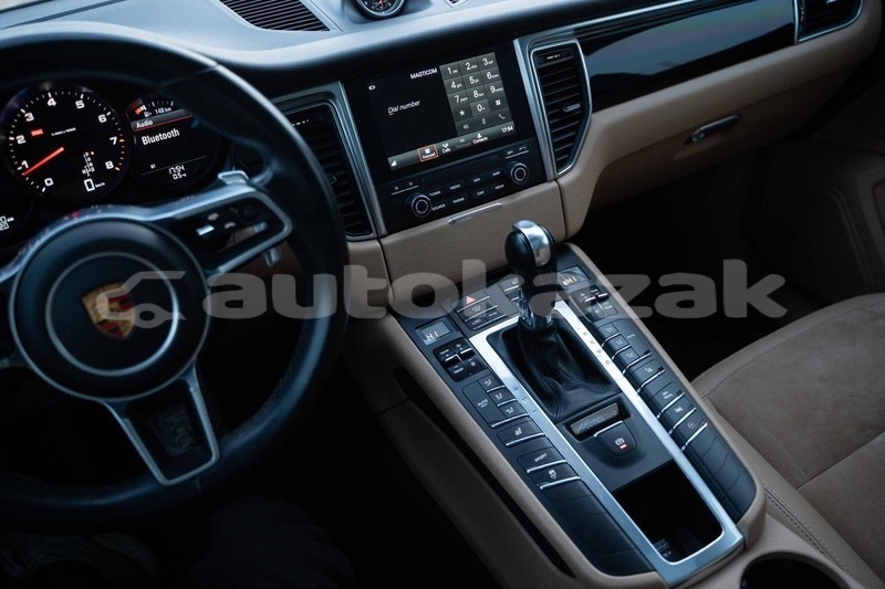 Big with watermark porsche macan taraz georgiyev 5793