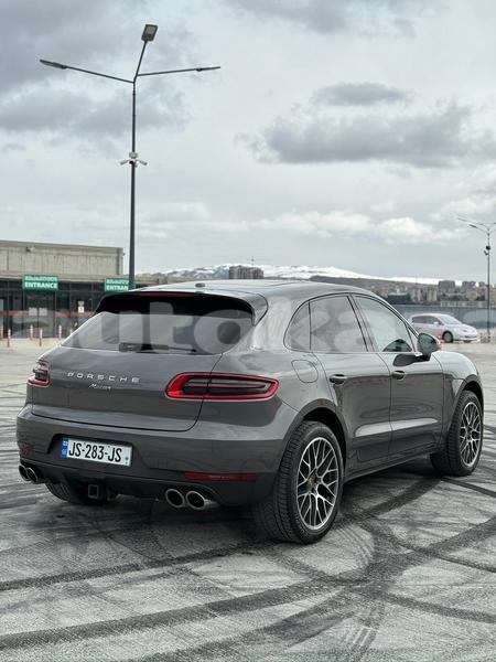Big with watermark porsche macan taraz georgiyev 5819