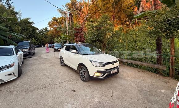 Buy Used SsangYong Tivoli White Car in Almati in Almati Buy Used SsangYong Tivoli White Car in Almati in Almati