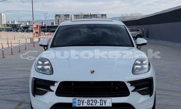 Buy Used Porsche Macan White Car in Georgiyev in Taraz