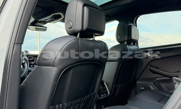 Buy Used Porsche Macan White Car in Georgiyev in Taraz Buy Used Porsche Macan White Car in Georgiyev in Taraz
