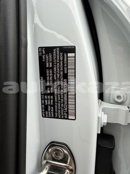 Big with watermark porsche macan taraz georgiyev 5840