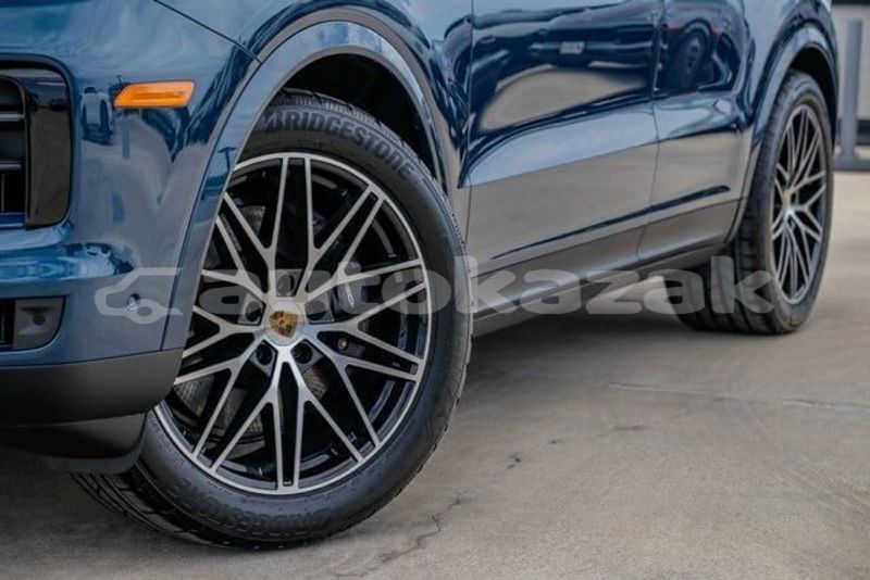 Big with watermark porsche cayenne taraz georgiyev 5841