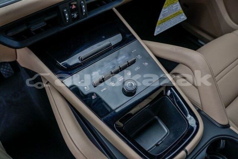 Big with watermark porsche cayenne taraz georgiyev 5841