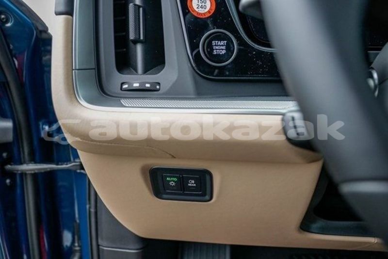 Big with watermark porsche cayenne taraz georgiyev 5841