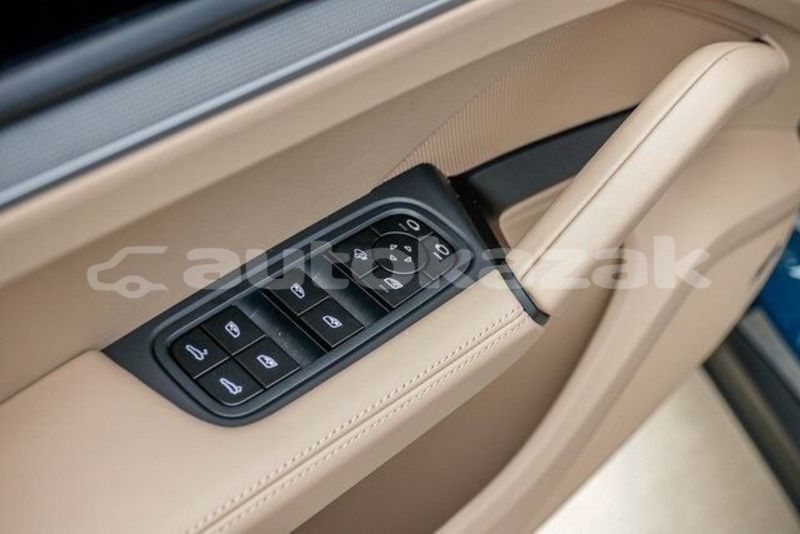 Big with watermark porsche cayenne taraz georgiyev 5841