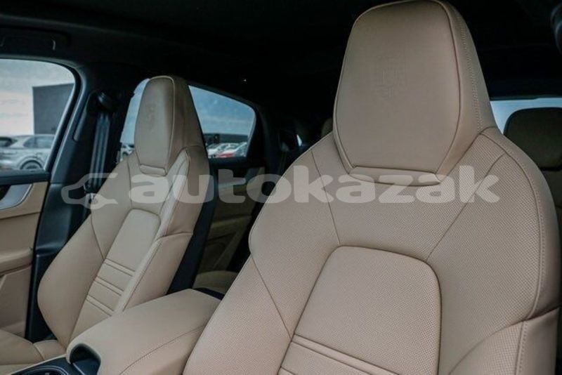 Big with watermark porsche cayenne taraz georgiyev 5841