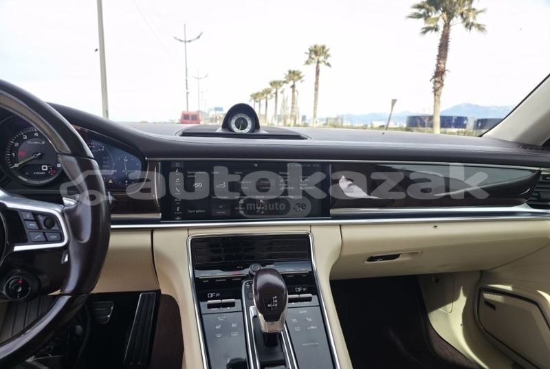 Big with watermark porsche panamera taraz georgiyev 5842