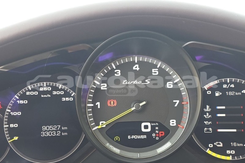 Big with watermark porsche panamera taraz georgiyev 5842