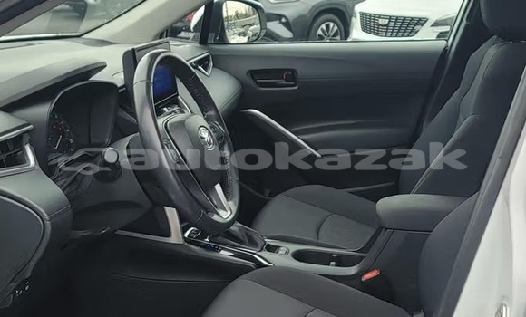 Buy Used Toyota Corolla Cross White Car in Aktau in Karagandi Buy Used Toyota Corolla Cross White Car in Aktau in Karagandi