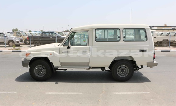 Buy Used Toyota Land Cruiser White Car in Import - Dubai in Akmecet Buy Used Toyota Land Cruiser White Car in Import - Dubai in Akmecet