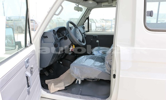 Buy Used Toyota Land Cruiser White Car in Import - Dubai in Akmecet Buy Used Toyota Land Cruiser White Car in Import - Dubai in Akmecet