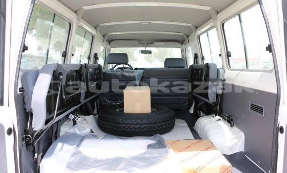 Buy Used Toyota Land Cruiser White Car in Import - Dubai in Akmecet Buy Used Toyota Land Cruiser White Car in Import - Dubai in Akmecet