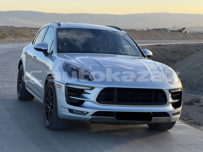 Big with watermark porsche macan taraz georgiyev 5866
