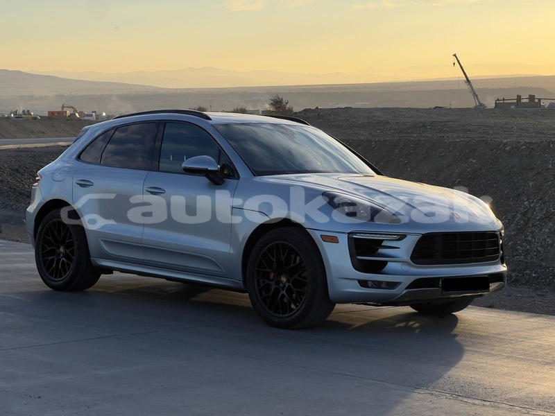 Big with watermark porsche macan taraz georgiyev 5866