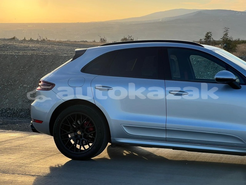 Big with watermark porsche macan taraz georgiyev 5866