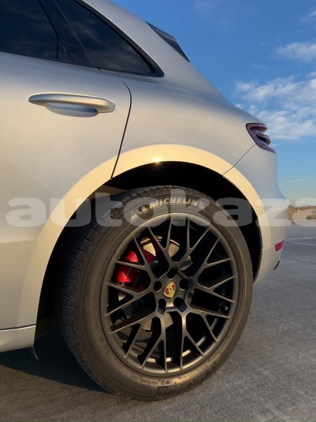 Big with watermark porsche macan taraz georgiyev 5866