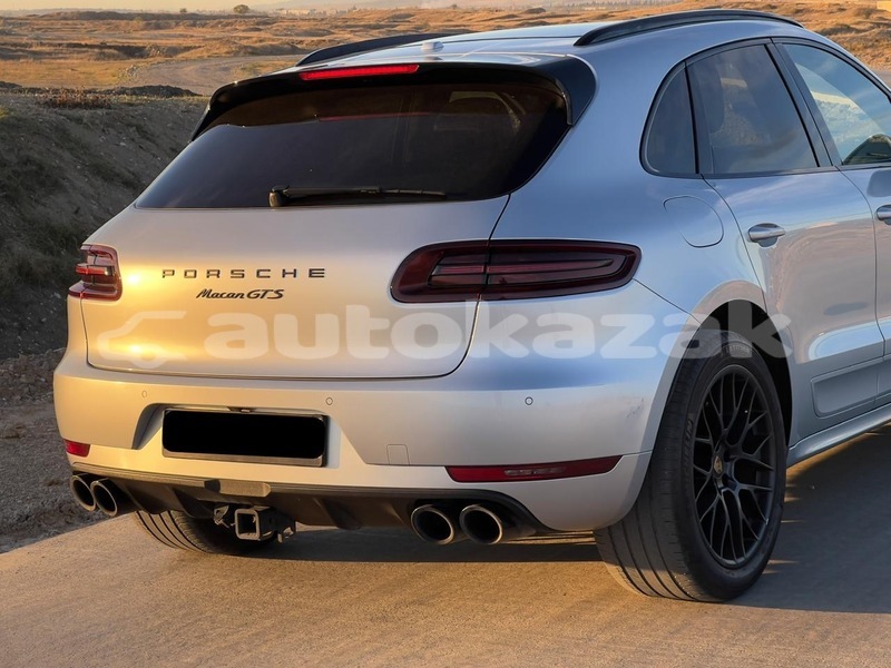 Big with watermark porsche macan taraz georgiyev 5866