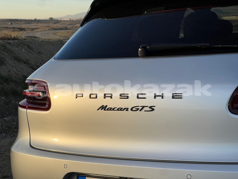 Big with watermark porsche macan taraz georgiyev 5866