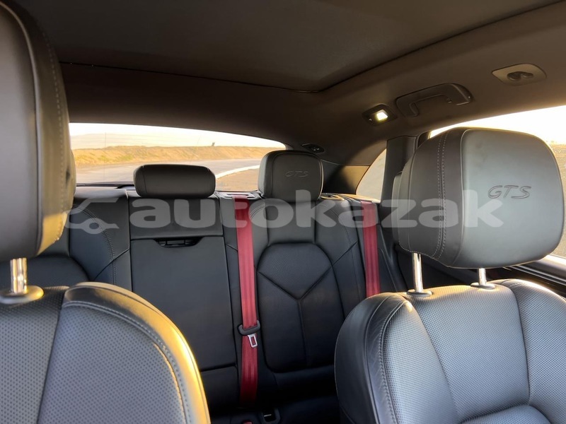 Big with watermark porsche macan taraz georgiyev 5866