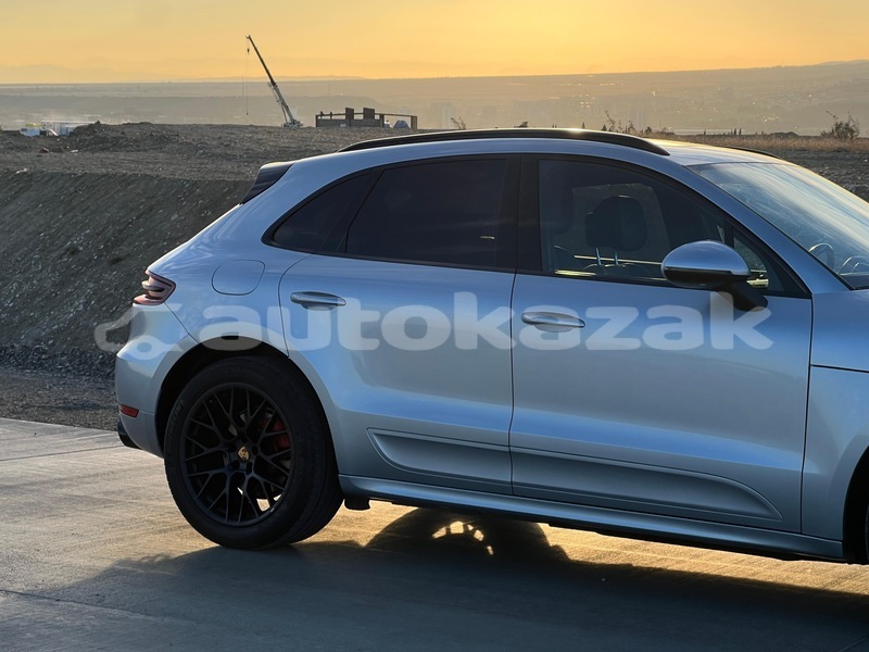 Big with watermark porsche macan taraz georgiyev 5866