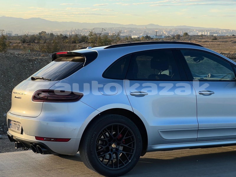 Big with watermark porsche macan taraz georgiyev 5866