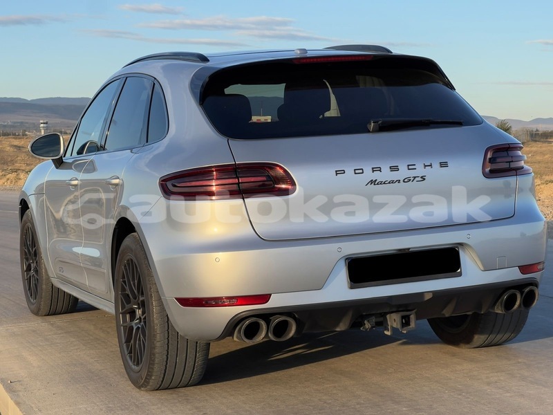 Big with watermark porsche macan taraz georgiyev 5866