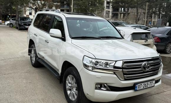 Buy Used Toyota Land Cruiser White Car in Georgiyev in Taraz Buy Used Toyota Land Cruiser White Car in Georgiyev in Taraz