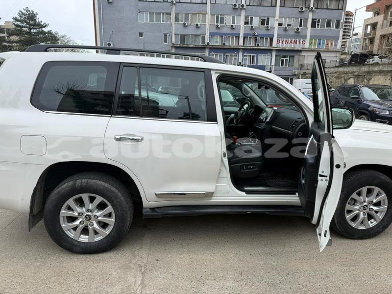 Big with watermark toyota land cruiser taraz georgiyev 5873