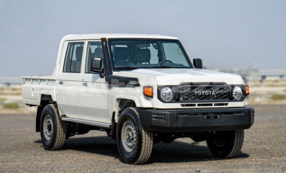 Buy Used Toyota Land Cruiser White Car in Aktau in Karagandi Buy Used Toyota Land Cruiser White Car in Aktau in Karagandi