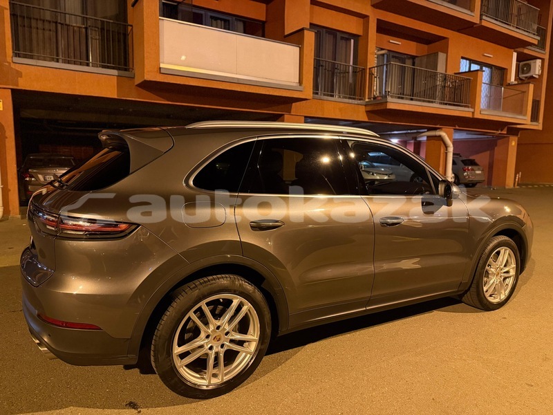 Big with watermark porsche cayenne taraz georgiyev 5880