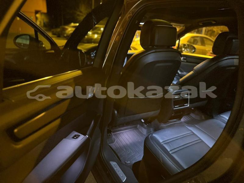 Big with watermark porsche cayenne taraz georgiyev 5880