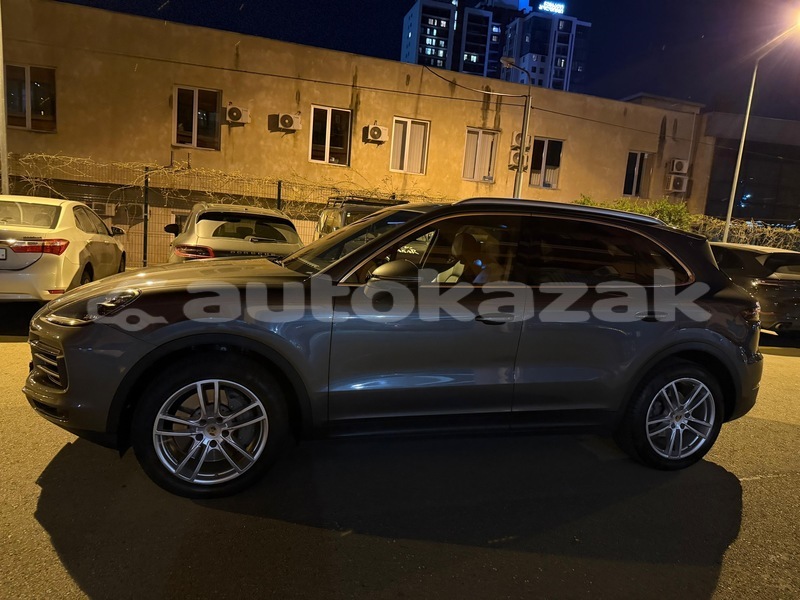 Big with watermark porsche cayenne taraz georgiyev 5880