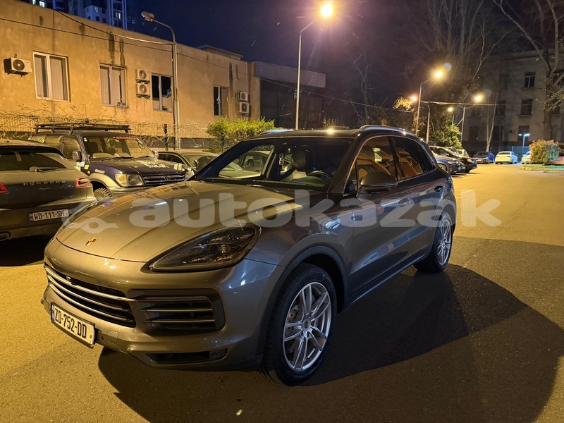 Big with watermark porsche cayenne taraz georgiyev 5880