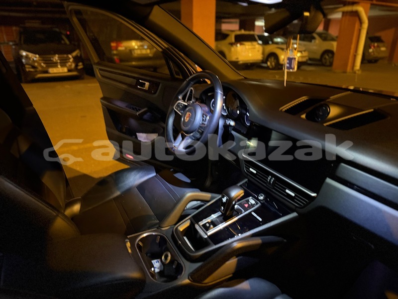 Big with watermark porsche cayenne taraz georgiyev 5880