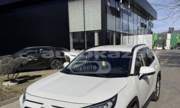 Buy Used Toyota RAV4 White Car in Georgiyev in Taraz Buy Used Toyota RAV4 White Car in Georgiyev in Taraz