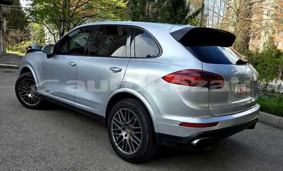 Buy Used Porsche Cayenne Silver Car in Georgiyev in Taraz