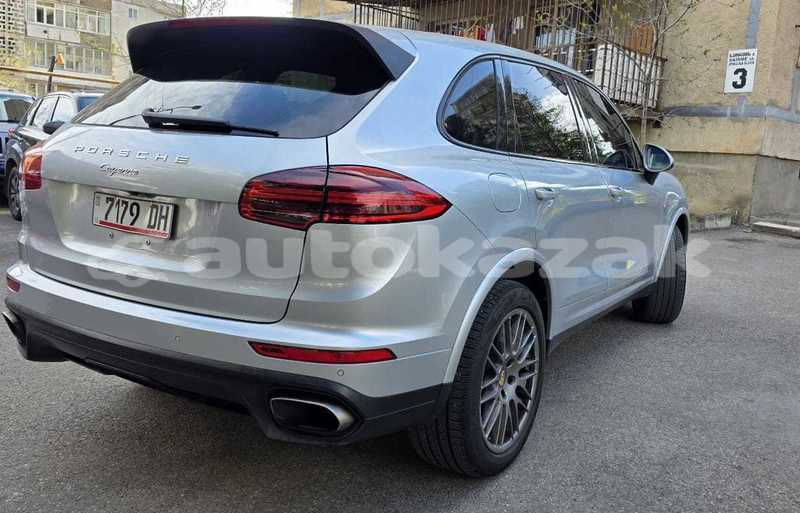 Big with watermark porsche cayenne taraz georgiyev 5906