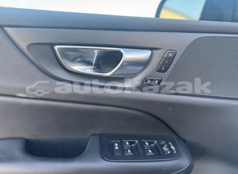 Big with watermark volvo s60 taraz georgiyev 5910