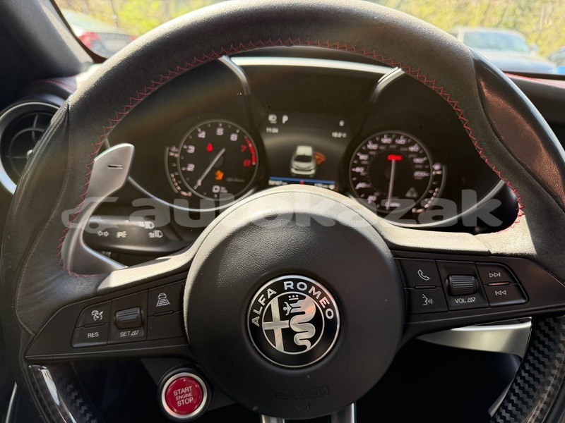 Big with watermark alfa romeo giulia taraz georgiyev 5915