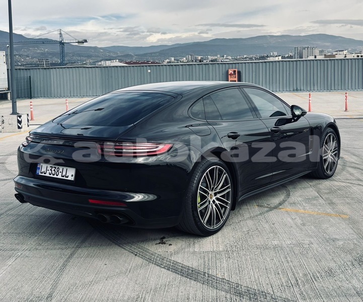Big with watermark porsche panamera taraz georgiyev 5918