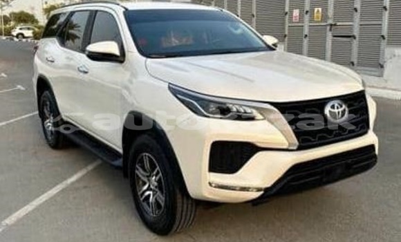 Buy Used Toyota Fortuner White Car in Aktau in Karagandi