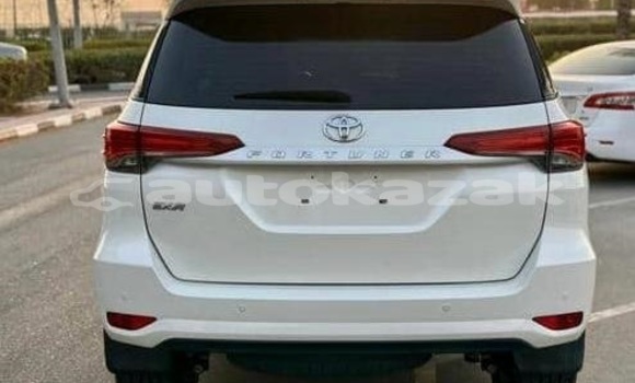 Buy Used Toyota Fortuner White Car in Aktau in Karagandi Buy Used Toyota Fortuner White Car in Aktau in Karagandi