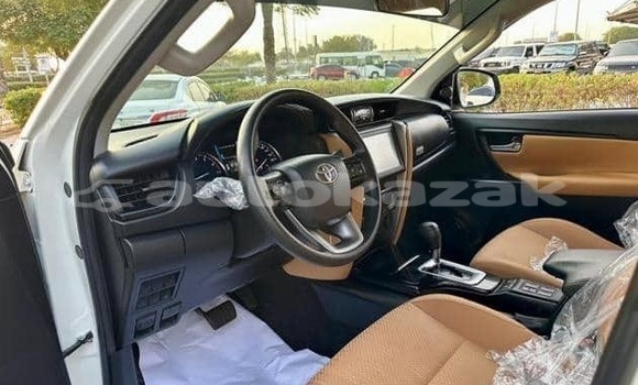 Buy Used Toyota Fortuner White Car in Aktau in Karagandi Buy Used Toyota Fortuner White Car in Aktau in Karagandi