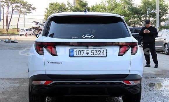 Buy Used Hyundai Tucson White Car in Almaty in Almati Buy Used Hyundai Tucson White Car in Almaty in Almati