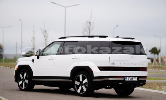 Buy Used Hyundai Santa Fe White Car in Georgiyev in Taraz Buy Used Hyundai Santa Fe White Car in Georgiyev in Taraz