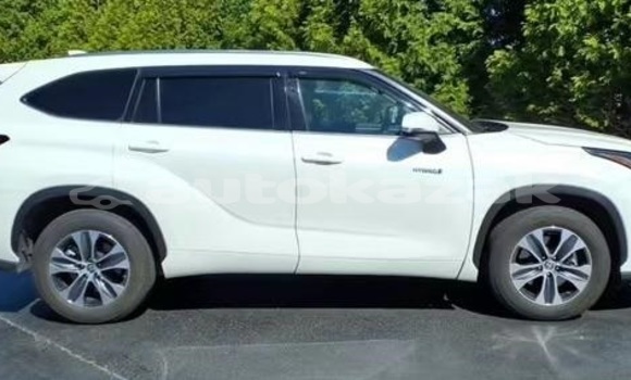Buy Used Toyota Highlander White Car in Aktau in Karagandi Buy Used Toyota Highlander White Car in Aktau in Karagandi