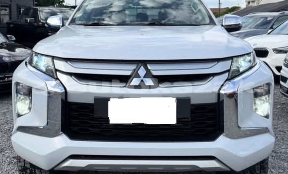 Buy Used Mitsubishi L200 White Car in Aktau in Karagandi Buy Used Mitsubishi L200 White Car in Aktau in Karagandi