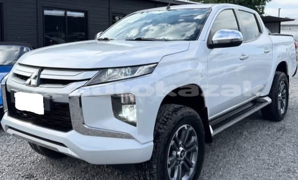 Buy Used Mitsubishi L200 White Car in Aktau in Karagandi Buy Used Mitsubishi L200 White Car in Aktau in Karagandi